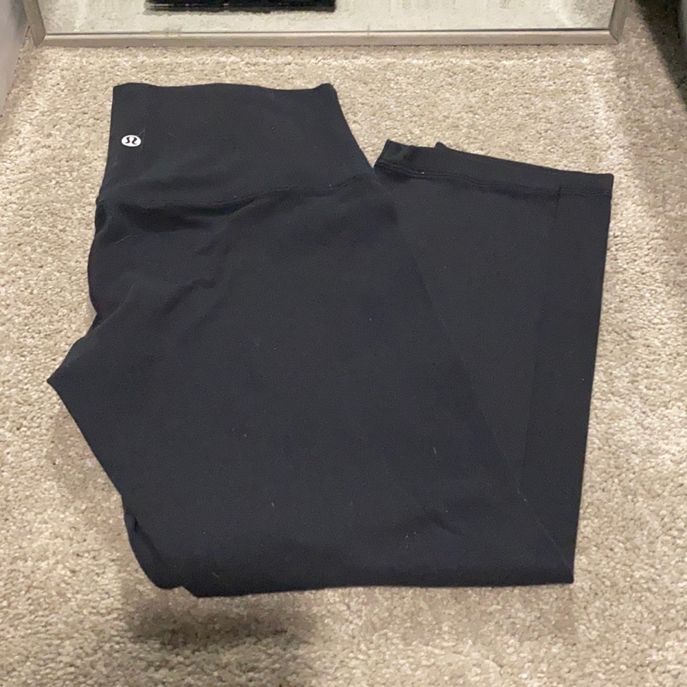Lululemon cropped aligns